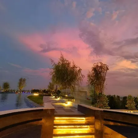 Modern Style Room With Sky Pool 古城边天际泳池公寓 Chiang Mai Exterior photo